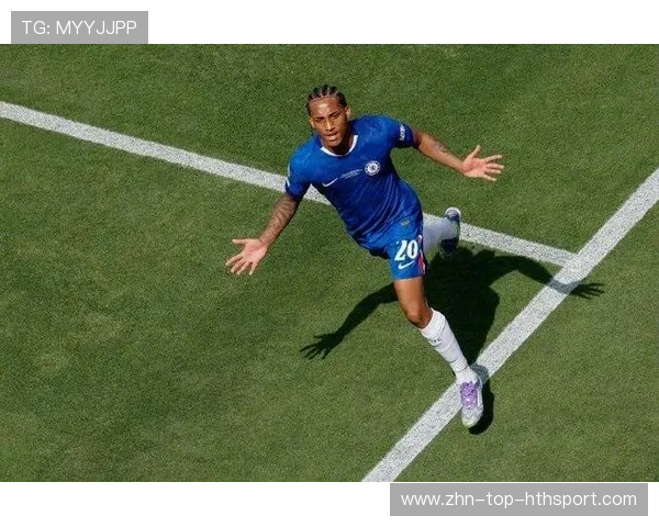 切尔西肋部渗透形成冲击，帕尔默停球后挑射被挡